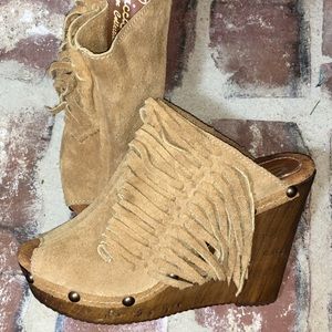 Sbicca suede fringe peep toe wedges